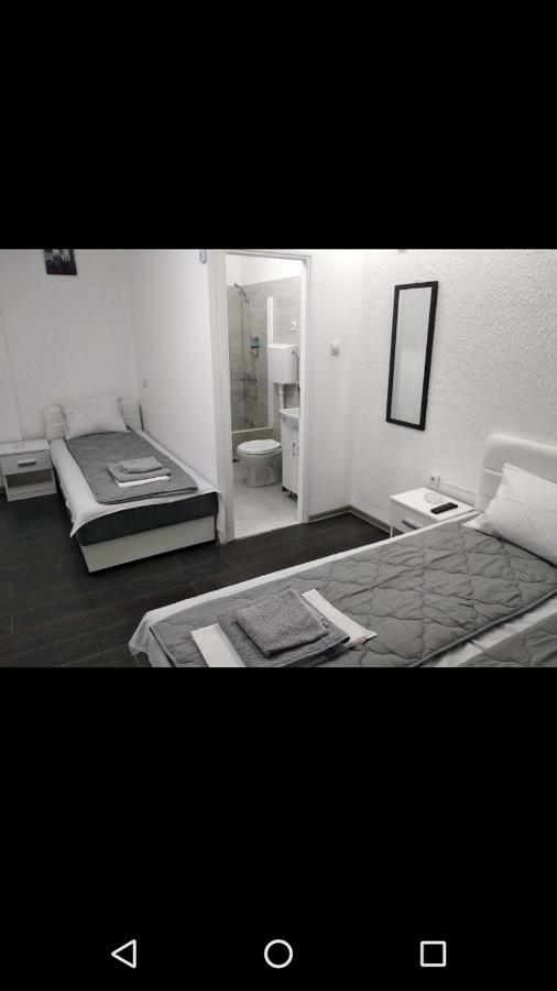 Apartmani Pinokio Ni Buitenkant foto