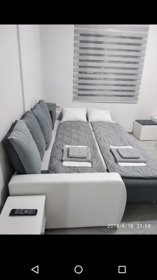 Apartmani Pinokio Ni Buitenkant foto