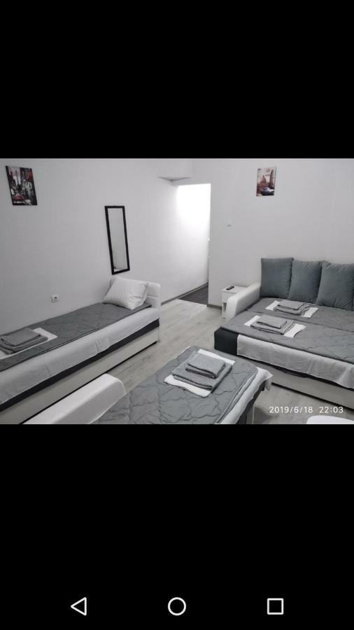 Apartmani Pinokio Ni Buitenkant foto