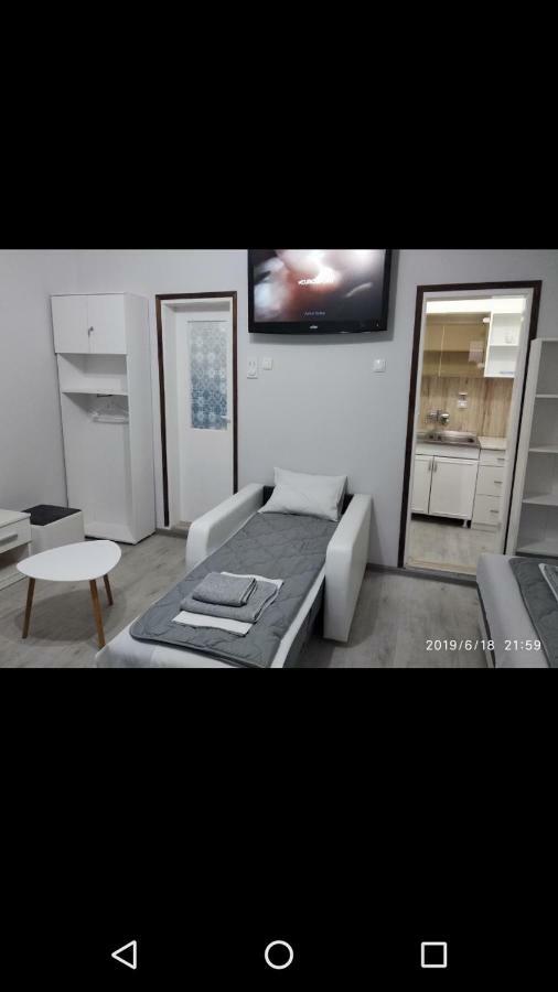 Apartmani Pinokio Ni Buitenkant foto